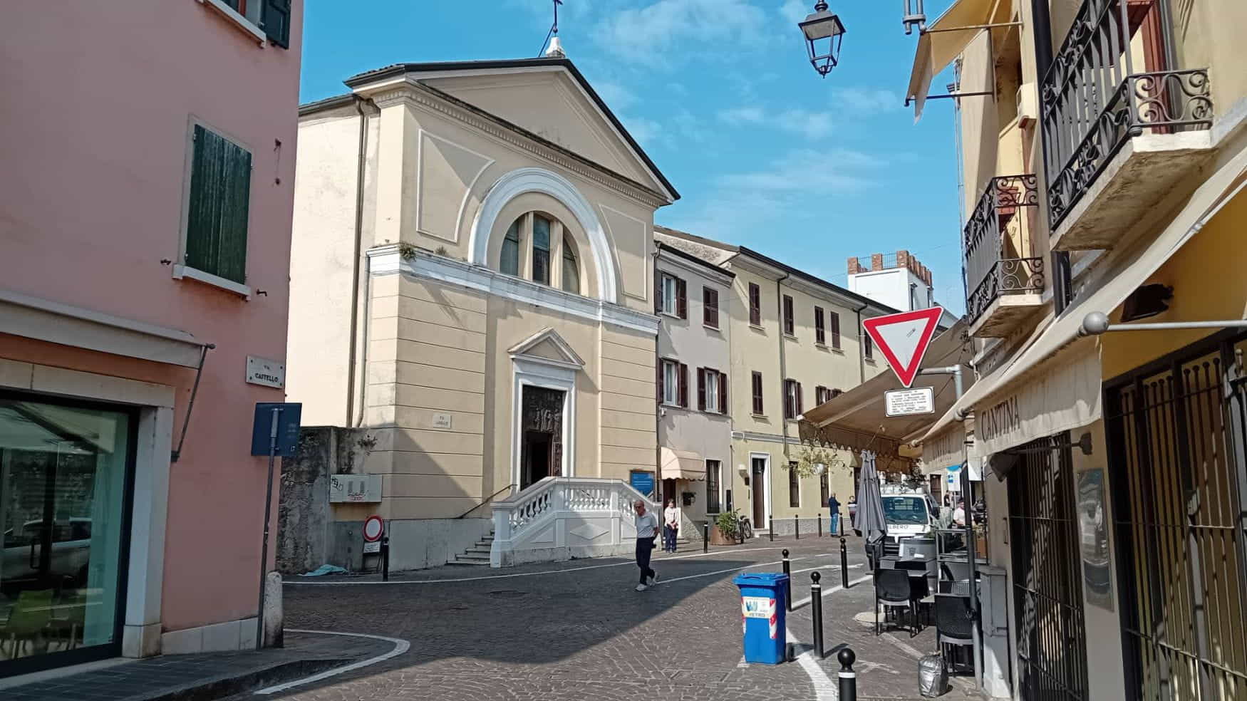 Photo 12, Photo taken on walk along Lungolago Cesare Battisti, Desenzano del Garda, Italy (September 2019)