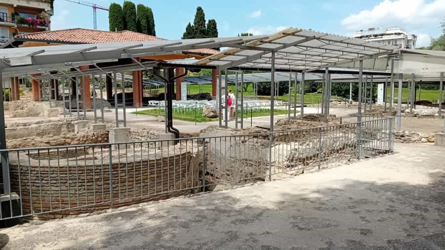 Photo 12, Photo taken on walk along Lungolago Cesare Battisti, Desenzano del Garda, Italy (September 2019)