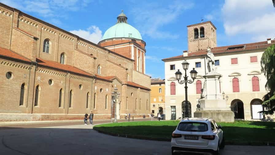 Photo 20, Piazza del Duomo, 36100 Vicenza, Italy (October 2018) Photo 8, Photos taken in Parrocchia S. Francesco in Acqui Terme, Italy May 2022