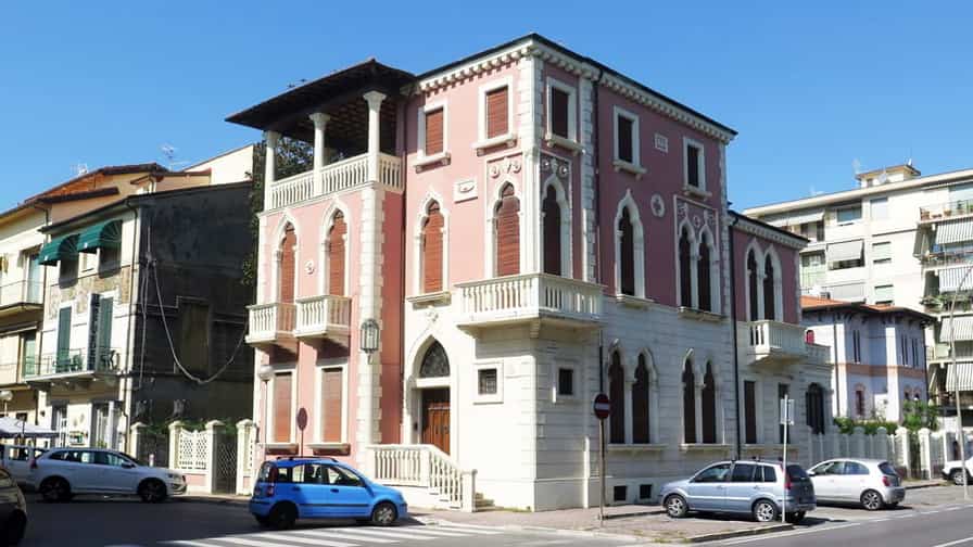 Photo 6, Viale Michelangelo Buonarroti, 55049 Viareggio, Italy (September 2018) Photo 8, Photos taken in Parrocchia S. Francesco in Acqui Terme, Italy May 2022