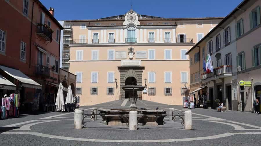 Photo 17, Piazza della Libertà, 00073 Castel Gandolfo, Italy (September 2019) Photo 8, Photos taken in Parrocchia S. Francesco in Acqui Terme, Italy May 2022