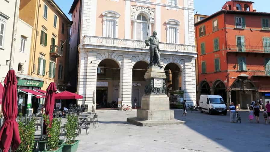 Photo 41, Piazza Garibaldi, 56100 Pisa, Italy (August 2018) Photo 8, Photos taken in Parrocchia S. Francesco in Acqui Terme, Italy May 2022