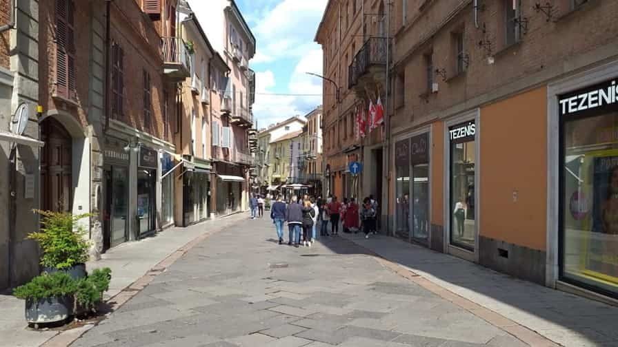 Photo 43, Corso Vittorio Alfieri, 14100 Asti AT, Italy May 2022 Photo 8, Photos taken in Parrocchia S. Francesco in Acqui Terme, Italy May 2022