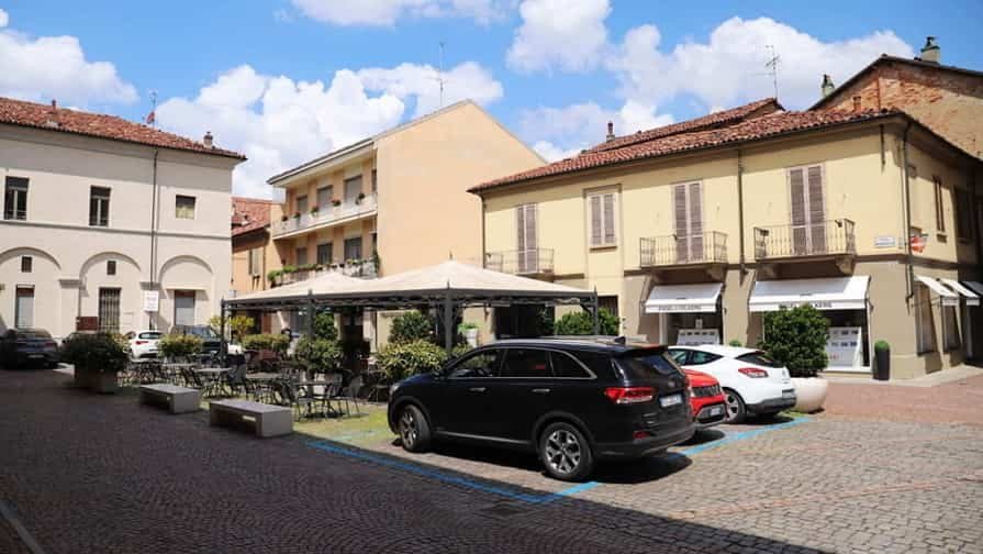 Photo 48, Piazzetta Giovanni Falcone, 12051 Alba CN, Italy May 2022