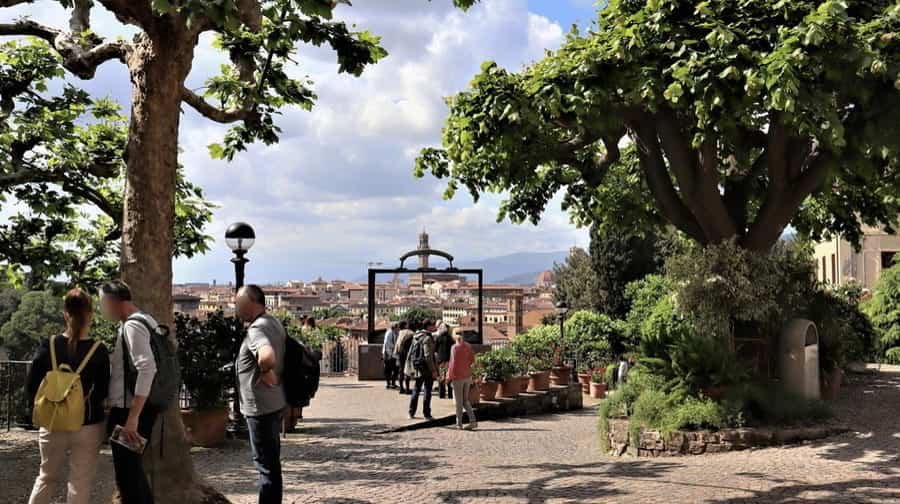 Photo 62, Giardino delle rose, Viale Giuseppe Poggi, 50125 Firenze, Italy (May 2019) Photo 8, Photos taken in Parrocchia S. Francesco in Acqui Terme, Italy May 2022