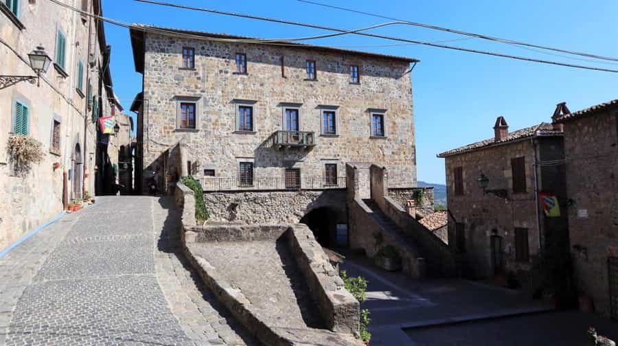 Photo 65, Passaggio da Piazza Monaldeschi a Piazza S. Rocco, 01023 Bolsena, Italy (September 2019)