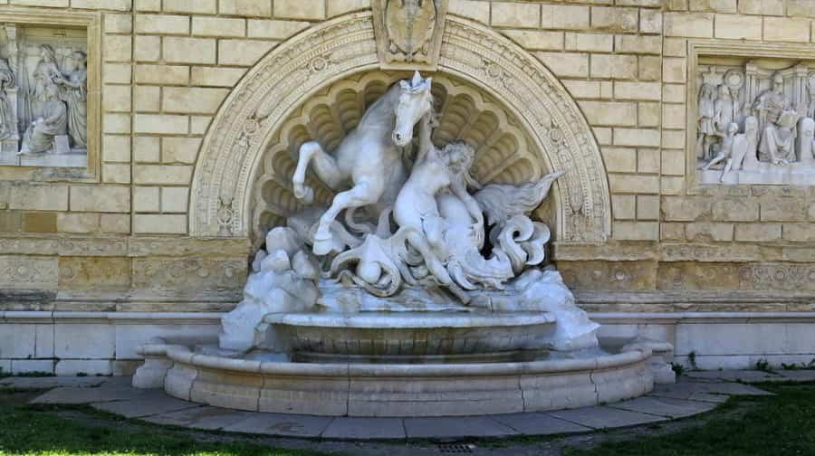 Photo 8, Bologna, Italy (June 2018) Photo 8, Photos taken in Parrocchia S. Francesco in Acqui Terme, Italy May 2022