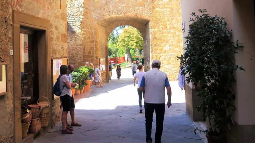 Photo 9, Piazza Martiri della Liberta, 53026 Pienza, Italy (September 2018) Photo 8, Photos taken in Parrocchia S. Francesco in Acqui Terme, Italy May 2022